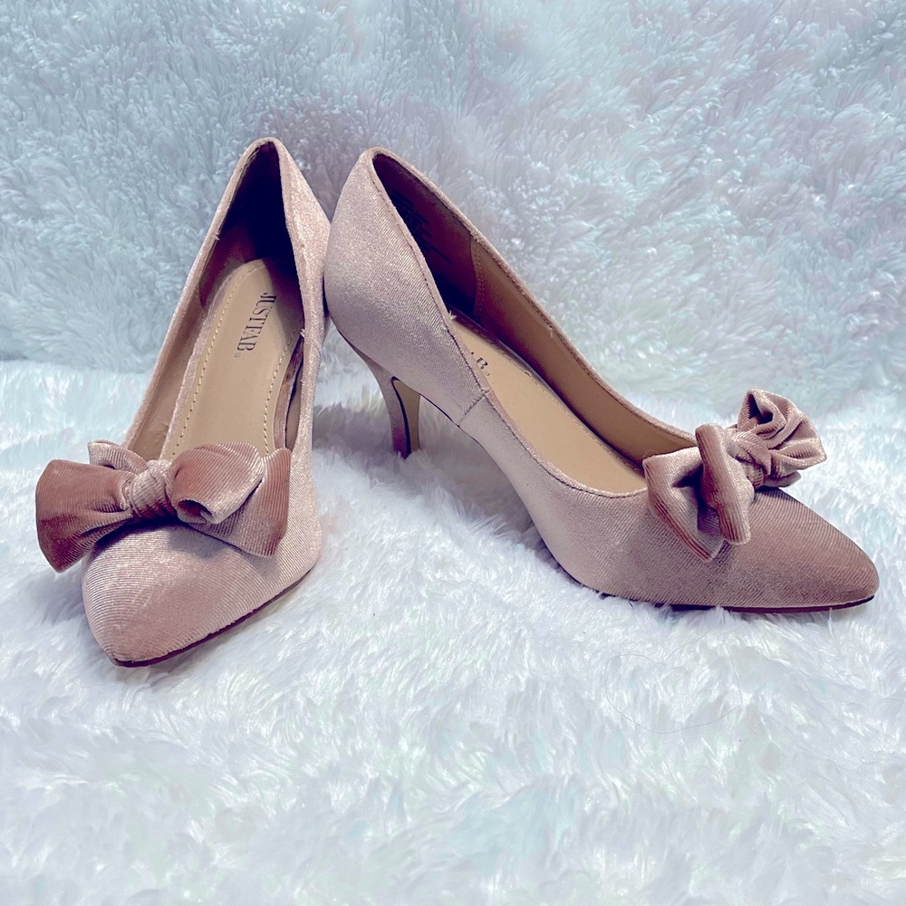 Blush heels with a cute bow